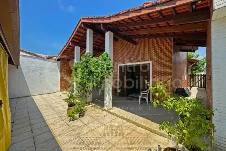 Casa com 2 Quartos à venda, 188m² no Jardim Tres Marias, Peruíbe