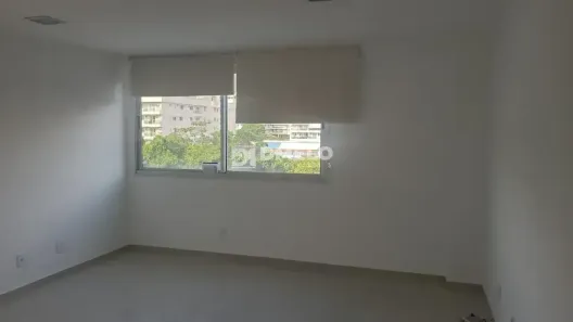 Ponto Comercial para venda ou aluguel, 24m² no Freguesia (Jacarepaguá), Rio de Janeiro