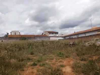 Lote/Terreno à venda, 242m² no Vila Riachuelo, Bauru