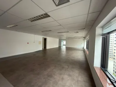 Sala Comercial para alugar, 262m² no Cerqueira César, São Paulo