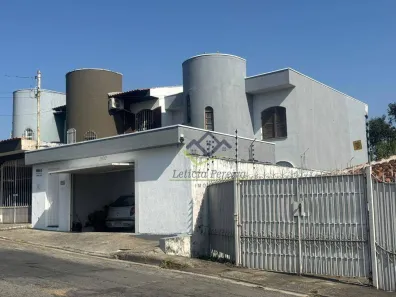 Sobrado com 3 Quartos à venda, 176m² no Vila Oliveira, Mogi das Cruzes