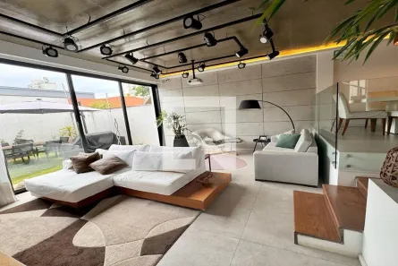 Casa com 3 Quartos à venda, 192m² no Jardim Aeroporto, São Paulo