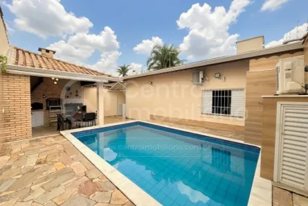 Casa com 3 Quartos à venda, 154m² no Parque Balneario Oasis, Peruíbe