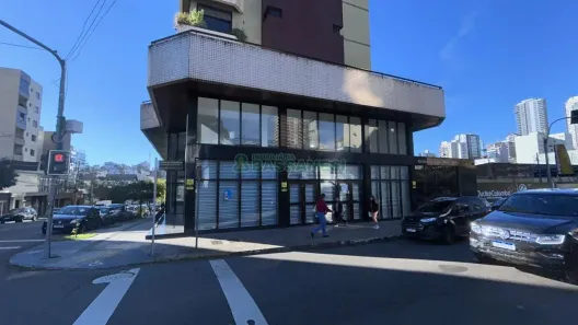 Ponto Comercial para alugar, 600m² no Exposição, Caxias do Sul