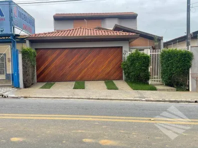 Sobrado com 3 Quartos à venda, 210m² no Jardim Independência, Taubaté