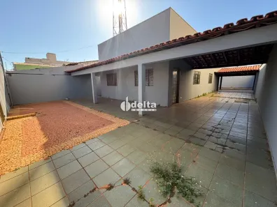 Casa com 3 Quartos à venda, 160m² no Santa Mônica, Uberlândia