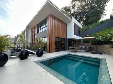 Casa com 3 Quartos à venda, 309m² no América, Joinville