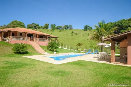 Fazenda/Sítio com 3 Quartos à venda, 1700m² no centro, Socorro