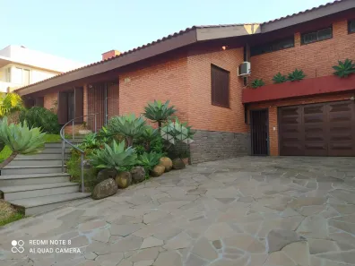 Casa com 4 Quartos à venda, 400m² no Três Figueiras, Porto Alegre