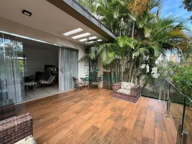 Casa com 4 Quartos à venda, 350m² no Canadá, Cascavel