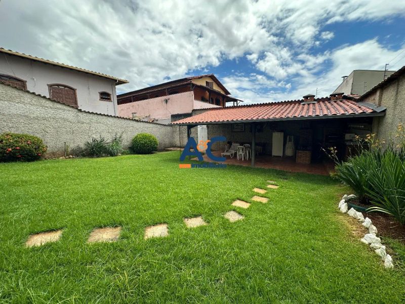 Casa com 3 quartos — Serrano, Belo Horizonte