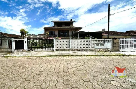 Sobrado com 5 Quartos à venda, 350m² no Aventureiro, Joinville