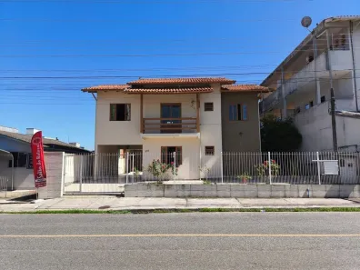 Casa com 5 Quartos à venda, 205m² no Forquilhinha, São José