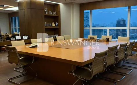 Sala Comercial para alugar, 901m² no Jardim das Acácias, São Paulo