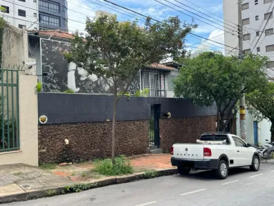 Casa com 6 Quartos para alugar, 302m² no Gutierrez, Belo Horizonte