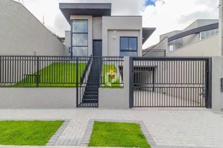 Casa com 4 Quartos à venda, 256m² no Guabirotuba, Curitiba