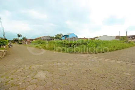 Lote/Terreno à venda, 415m² no Jardim Mar-e-Sol, Peruíbe