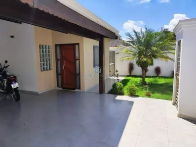 Casa com 3 Quartos à venda, 240m² no Centro, Pouso Alegre