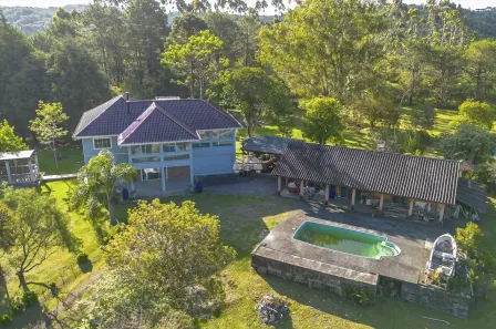 Fazenda/Sítio com 4 Quartos à venda, 300m² no Borda do Campo, São José dos Pinhais