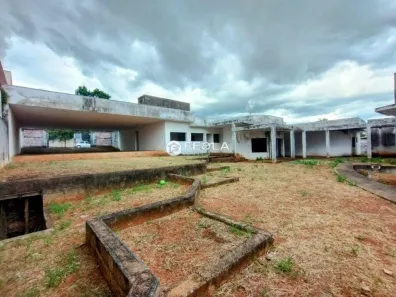 Imóvel Comercial com 4 Quartos para alugar, 830m² no Vila São Pedro, Americana