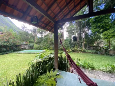 Casa com 3 Quartos à venda, 242m² no Retiro, Petrópolis