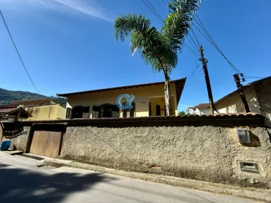 Casa com 4 Quartos à venda, 180m² no Mosela, Petrópolis