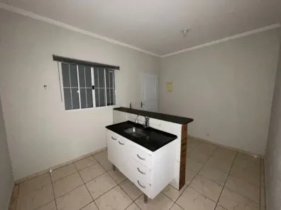 Casa com 1 Quarto para alugar, 40m² no Vila São Vicente, São Paulo