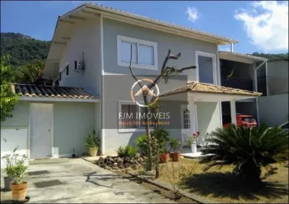 Casa com 3 Quartos à venda, 340m² no Jardim Imbuí, Niterói