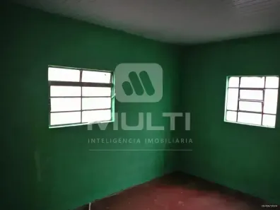 Casa com 6 Quartos à venda, 220m² no Presidente Roosevelt, Uberlândia
