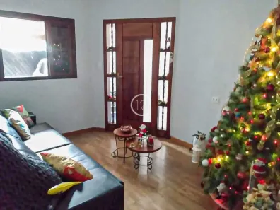 Sobrado com 5 Quartos à venda, 200m² no Jardim Pararangaba, São José dos Campos