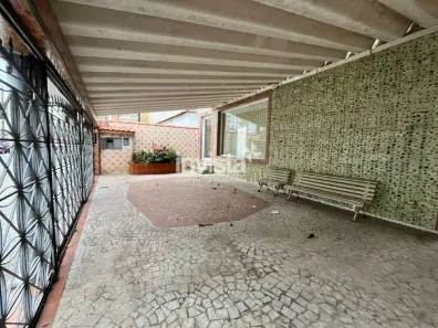 Sobrado com 4 Quartos para alugar, 250m² no Aparecida, Santos
