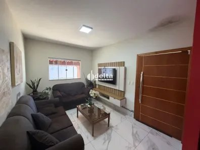 Casa com 3 Quartos à venda, 230m² no Santa Rosa, Uberlândia