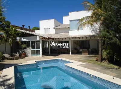 Sobrado com 4 Quartos à venda, 336m² no Jardim Karaíba, Uberlândia
