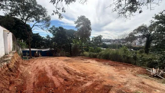 Lote/Terreno para alugar, 320m² no Cinquentenário, Belo Horizonte