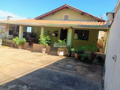 Casa com 4 Quartos à venda, 176m² no Jardim Uberaba, Uberaba