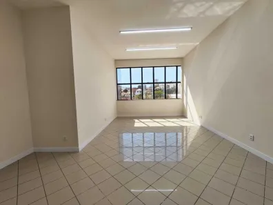 Sala Comercial para alugar, 39m² no Centro, Itatiba