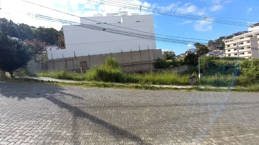 Lote/Terreno à venda, 383m² no Lourdes, Juiz de Fora