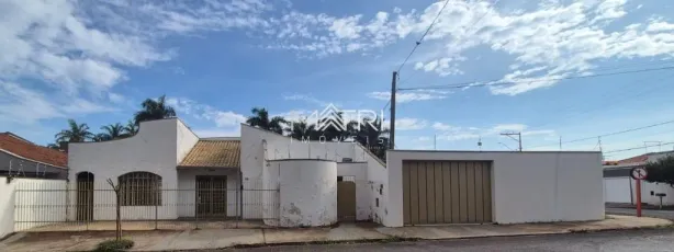Casa com 4 Quartos para alugar, 318m² no Vila José Bonifácio, Araraquara