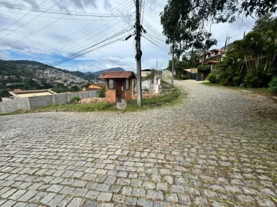Lote/Terreno à venda, 400m² no Golfe, Teresópolis