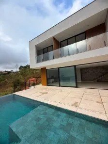 Casa de Condomínio com 4 Quartos à venda, 450m² no Nogueira, Petrópolis