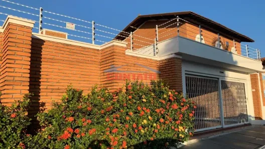 Casa com 3 Quartos para alugar, 244m² no Jardim Macarenco, São Carlos