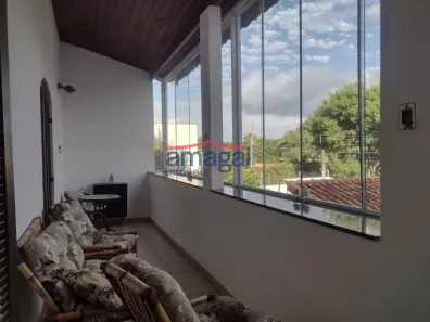 Sobrado com 4 Quartos à venda, 240m² no Jardim Santa Maria, Jacareí