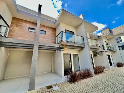 Sobrado com 2 Quartos à venda, 72m² no Pinheirinho, Curitiba