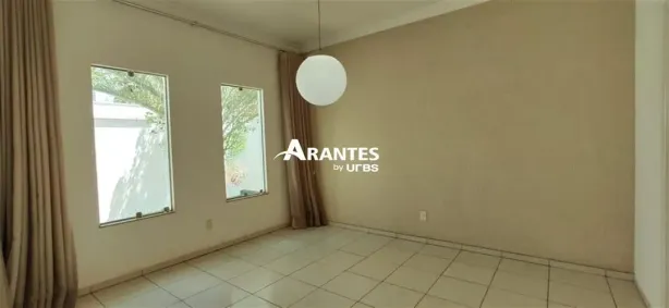 Casa com 4 Quartos à venda, 237m² no Jardim Karaíba, Uberlândia