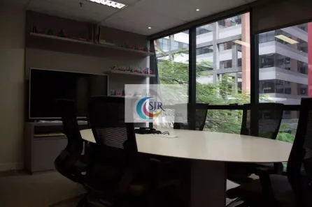 Sala Comercial para alugar, 261m² no Vila Olímpia, São Paulo