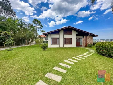 Casa com 3 Quartos à venda, 450m² no Bom Retiro, Joinville