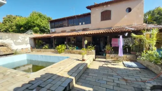 Casa com 5 Quartos à venda, 350m² no Centro, Araruama