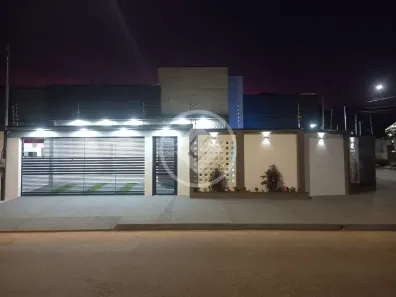 Casa com 3 Quartos à venda, 140m² no Jardim Hanashiro, Caldas Novas