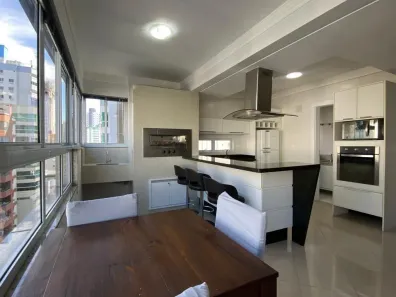 Apartamento com 3 Quartos para alugar, 130m² no Centro, Balneário Camboriú