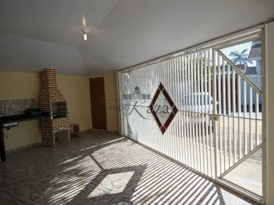 Sobrado com 4 Quartos à venda, 220m² no Residencial Santa Paula, Jacareí